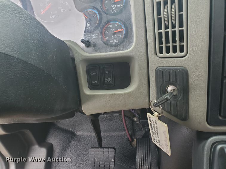 image for item IX9807 2012 International DuraStar 4300  flat bed truck