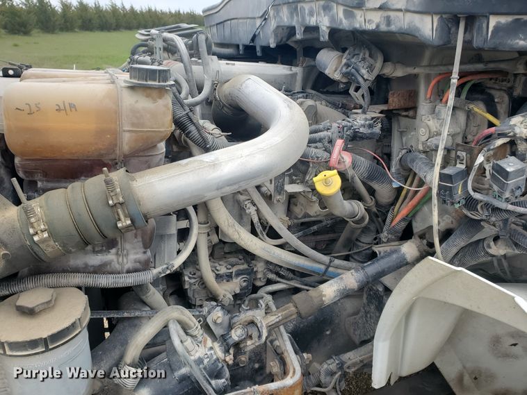 image for item IX9807 2012 International DuraStar 4300  flat bed truck