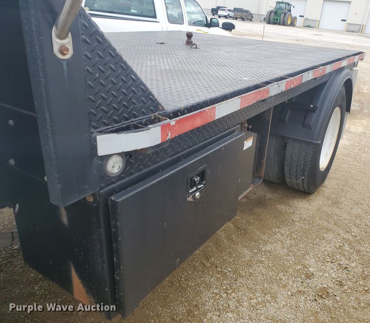 image for item IX9807 2012 International DuraStar 4300  flat bed truck