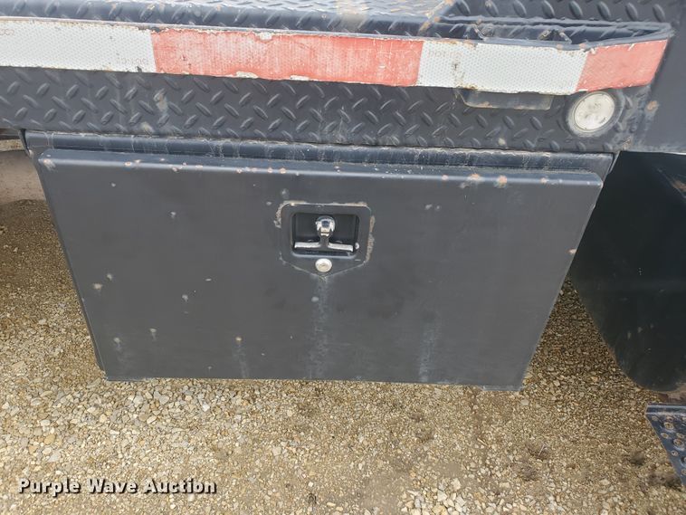 image for item IX9807 2012 International DuraStar 4300  flat bed truck