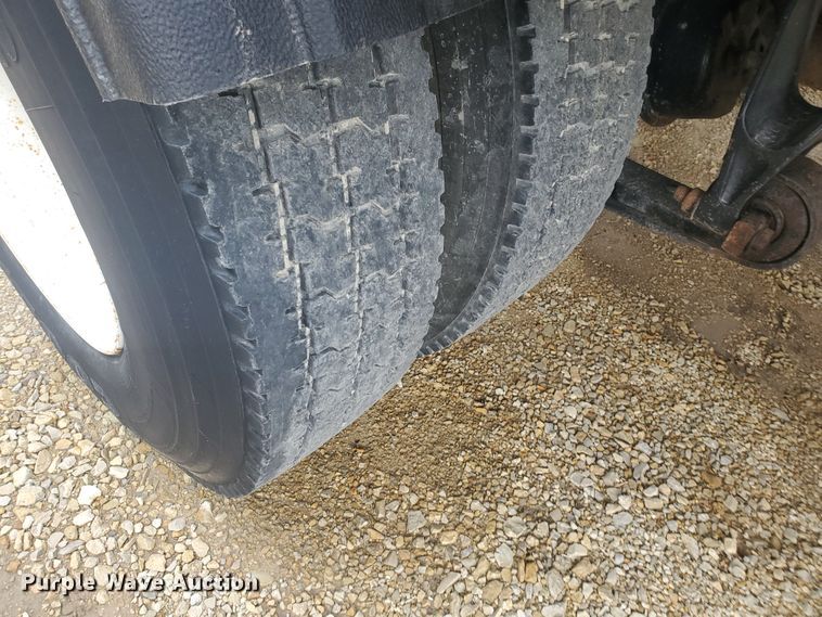 image for item IX9807 2012 International DuraStar 4300  flat bed truck