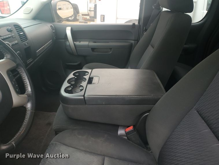 image for item IX9808 2011 Chevrolet Silverado 1500  Ext. Cab pickup truck