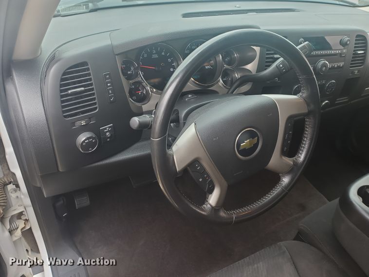 image for item IX9808 2011 Chevrolet Silverado 1500  Ext. Cab pickup truck