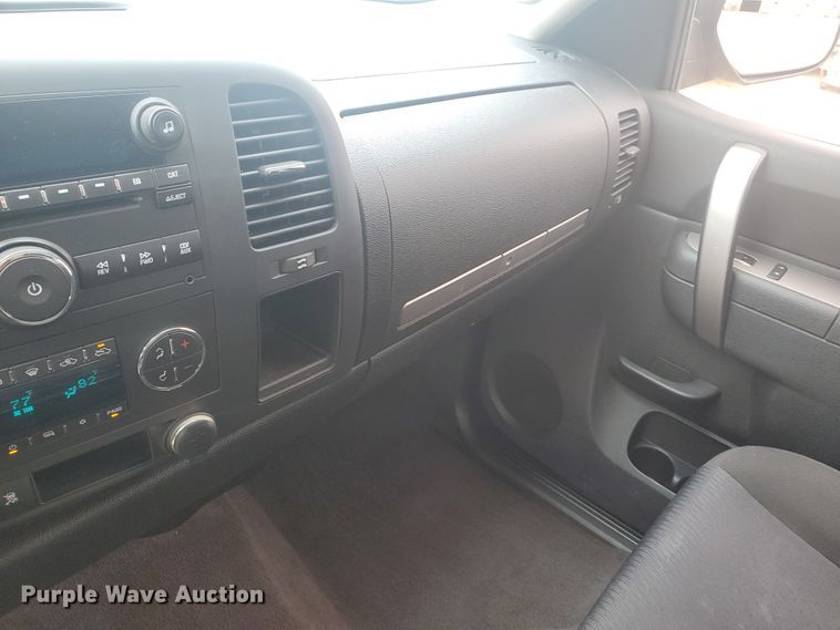 image for item IX9808 2011 Chevrolet Silverado 1500  Ext. Cab pickup truck