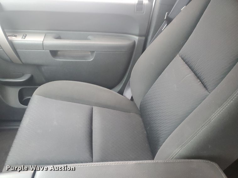 image for item IX9808 2011 Chevrolet Silverado 1500  Ext. Cab pickup truck