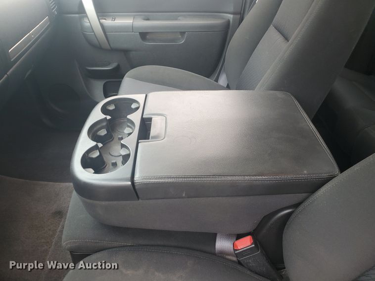 image for item IX9808 2011 Chevrolet Silverado 1500  Ext. Cab pickup truck