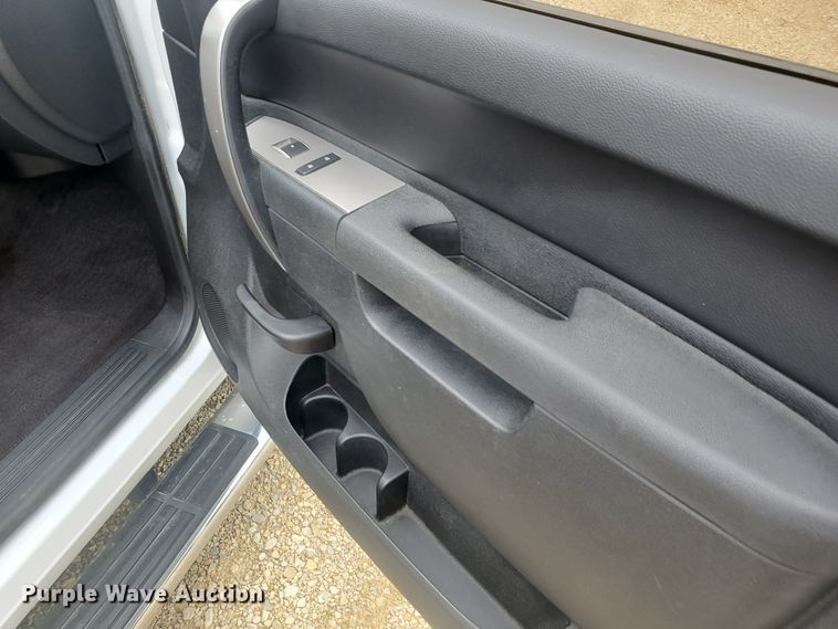 image for item IX9808 2011 Chevrolet Silverado 1500  Ext. Cab pickup truck