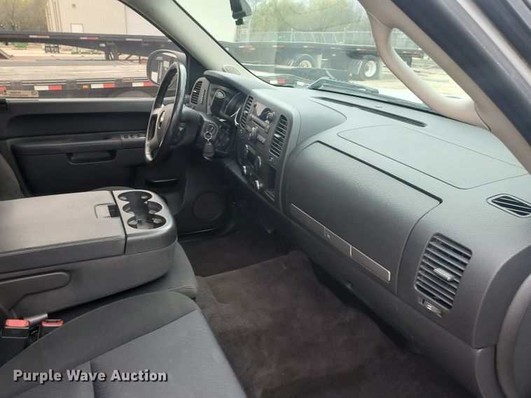 image for item IX9808 2011 Chevrolet Silverado 1500  Ext. Cab pickup truck