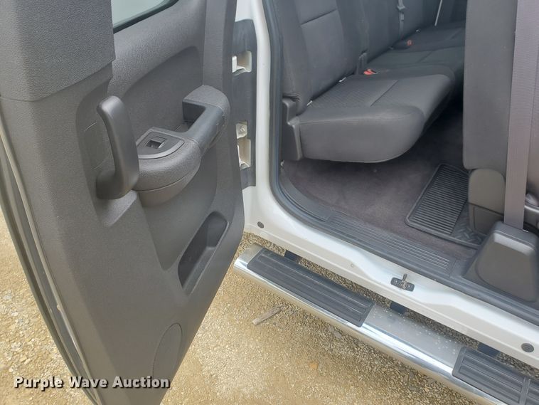 image for item IX9808 2011 Chevrolet Silverado 1500  Ext. Cab pickup truck