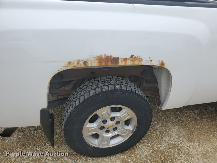image for item IX9808 2011 Chevrolet Silverado 1500  Ext. Cab pickup truck