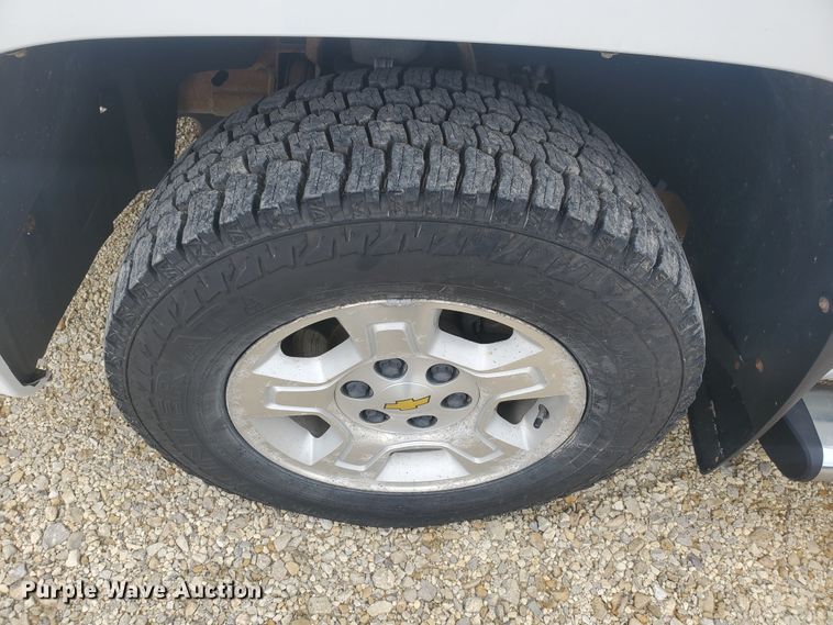 image for item IX9808 2011 Chevrolet Silverado 1500  Ext. Cab pickup truck