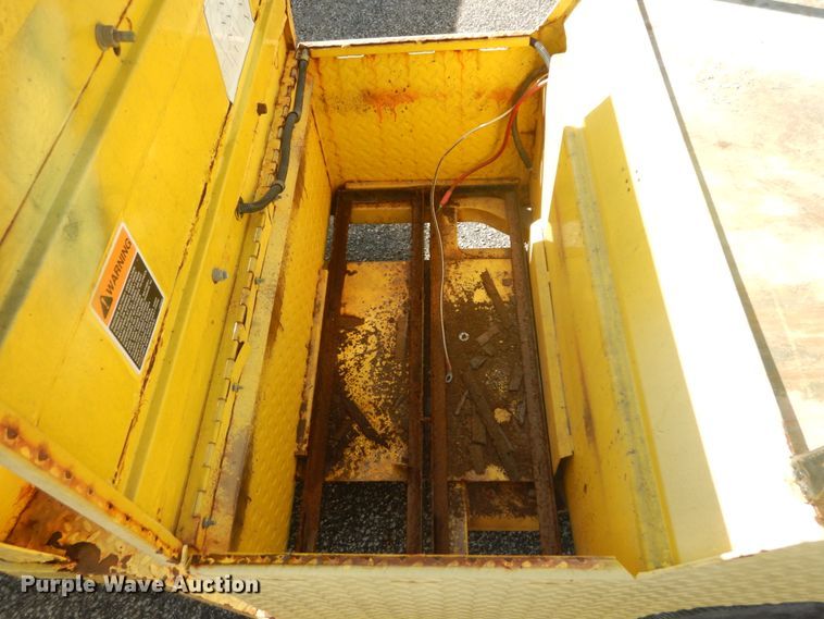 image for item IY9588 (2) Cushman utility carts