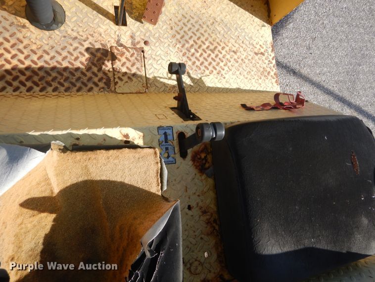 image for item IY9588 (2) Cushman utility carts