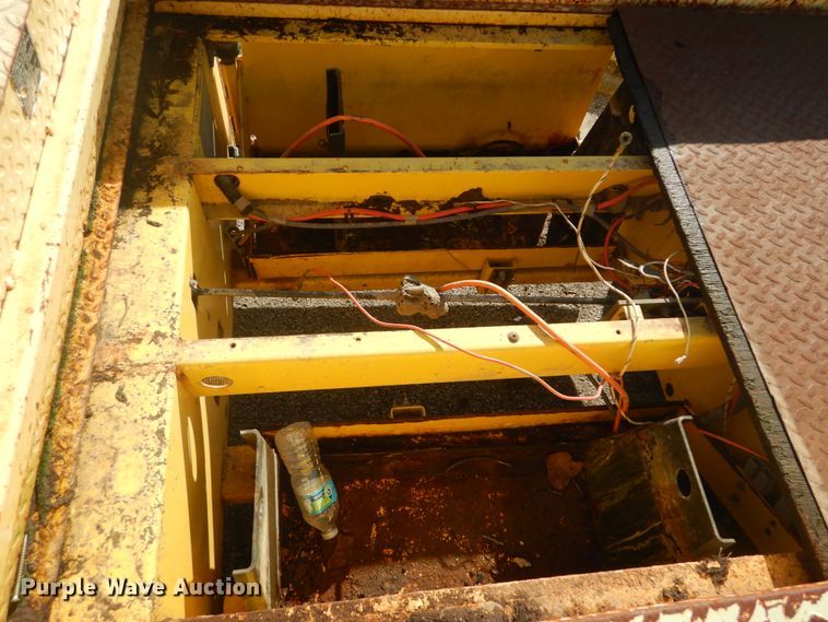 image for item IY9588 (2) Cushman utility carts