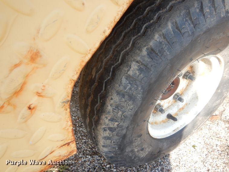 image for item IY9588 (2) Cushman utility carts