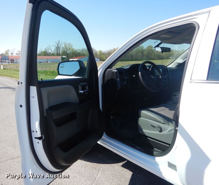 image for item IY9621 2016 Chevrolet Silverado 1500  Double Cab pickup truck