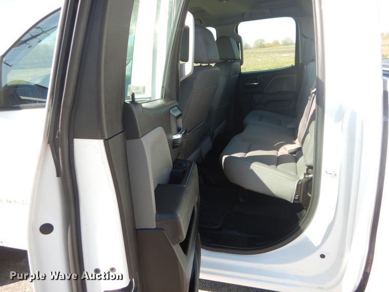 image for item IY9621 2016 Chevrolet Silverado 1500  Double Cab pickup truck