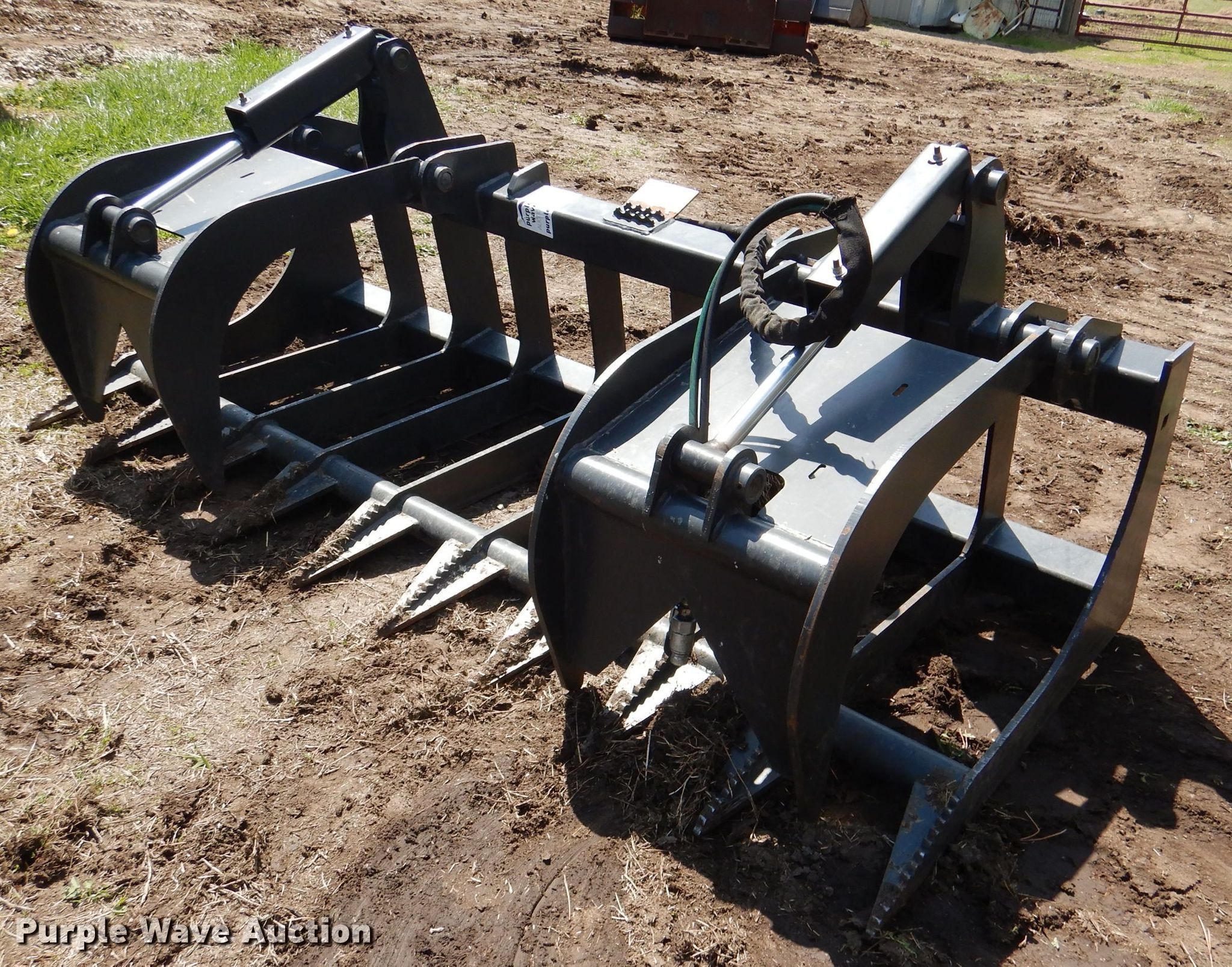 skid steer grapple bucket in Harveyville, KS Item DL2957 sold
