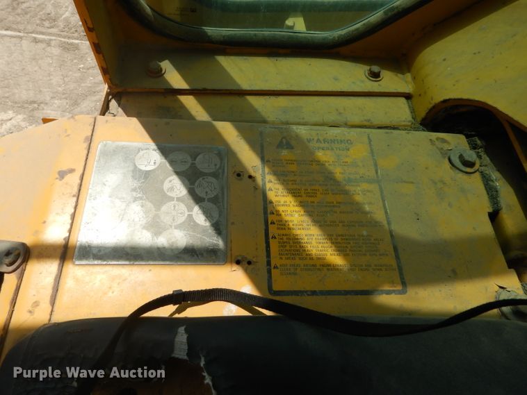 image for item DF2645 1988 Fiat-Allis FL10C  track loader