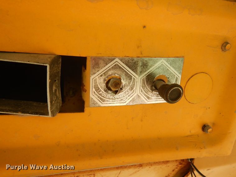 image for item DF2645 1988 Fiat-Allis FL10C  track loader