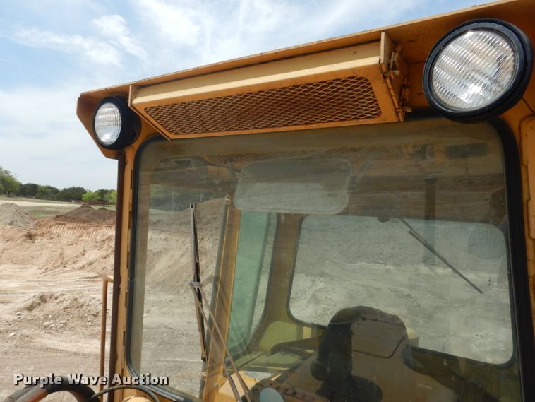 image for item DF2645 1988 Fiat-Allis FL10C  track loader