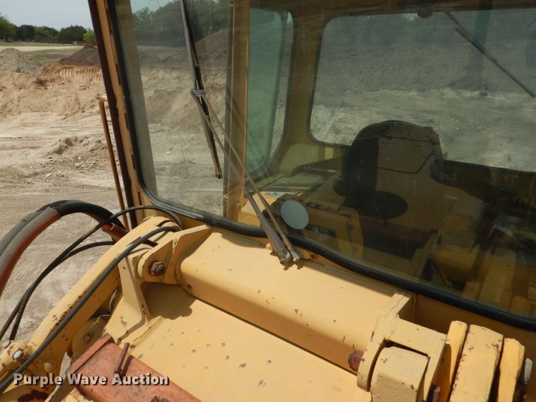 image for item DF2645 1988 Fiat-Allis FL10C  track loader