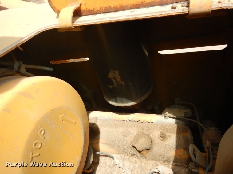 image for item DF2645 1988 Fiat-Allis FL10C  track loader