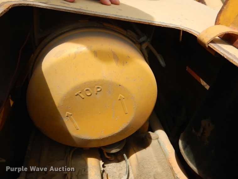 image for item DF2645 1988 Fiat-Allis FL10C  track loader