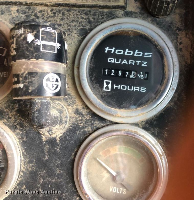 image for item DF2645 1988 Fiat-Allis FL10C  track loader