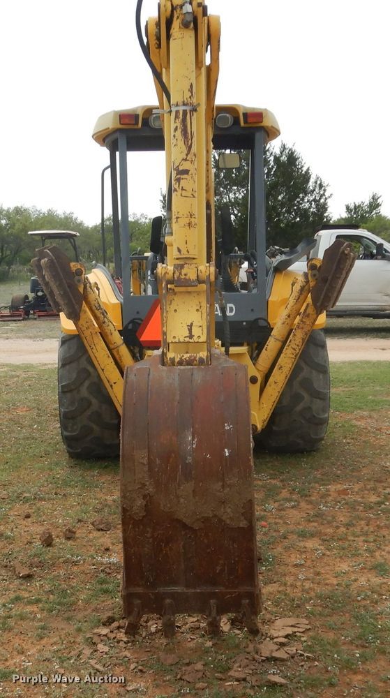 image for item DF2652 2001 New Holland LB75B  backhoe