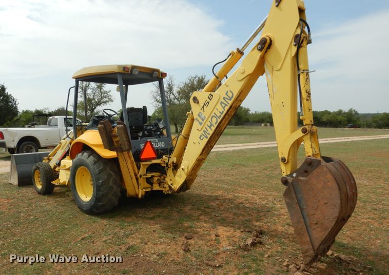 image for item DF2652 2001 New Holland LB75B  backhoe