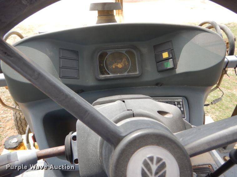 image for item DF2652 2001 New Holland LB75B  backhoe
