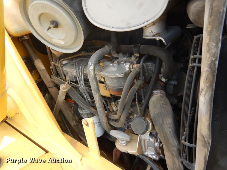 image for item DF2652 2001 New Holland LB75B  backhoe