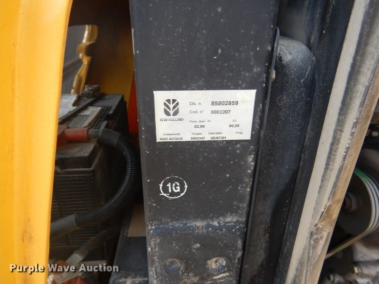 image for item DF2652 2001 New Holland LB75B  backhoe