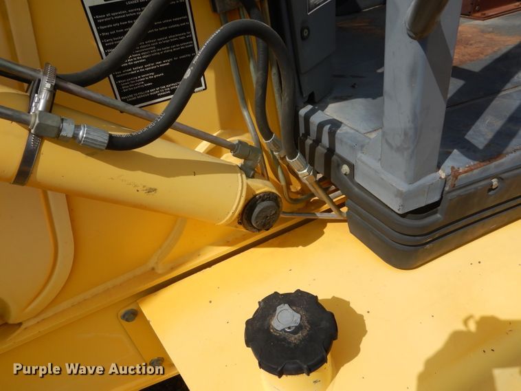 image for item DF2652 2001 New Holland LB75B  backhoe