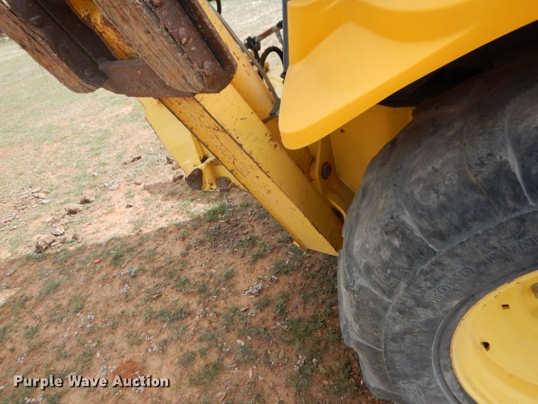 image for item DF2652 2001 New Holland LB75B  backhoe