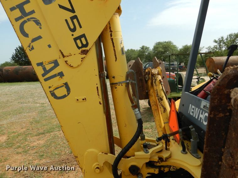 image for item DF2652 2001 New Holland LB75B  backhoe