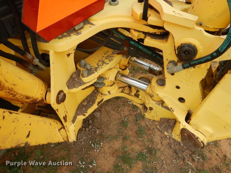 image for item DF2652 2001 New Holland LB75B  backhoe