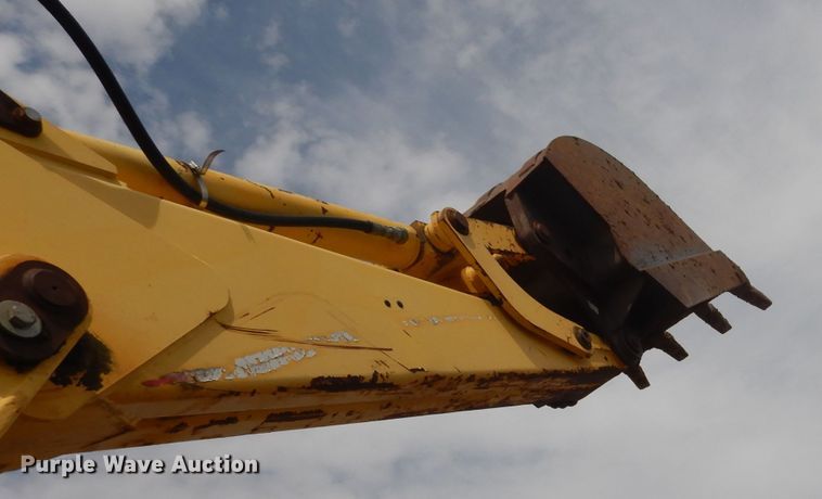 image for item DF2652 2001 New Holland LB75B  backhoe