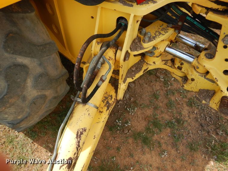 image for item DF2652 2001 New Holland LB75B  backhoe