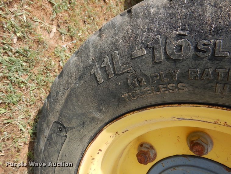 image for item DF2652 2001 New Holland LB75B  backhoe