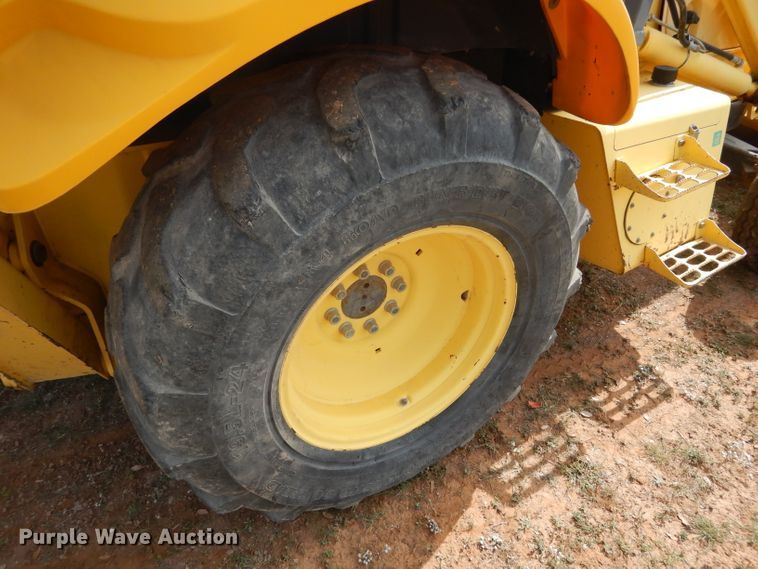 image for item DF2652 2001 New Holland LB75B  backhoe