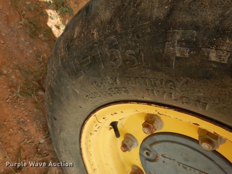 image for item DF2652 2001 New Holland LB75B  backhoe