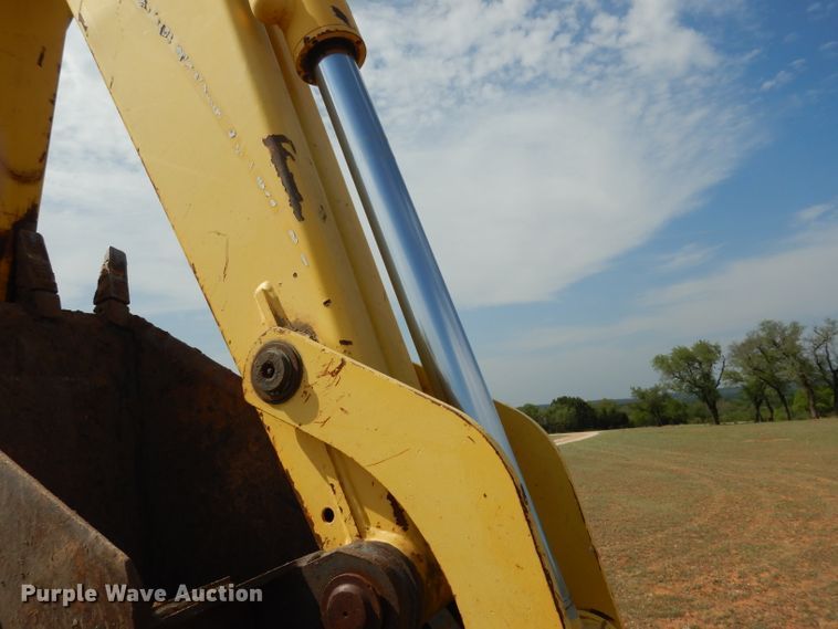 image for item DF2652 2001 New Holland LB75B  backhoe