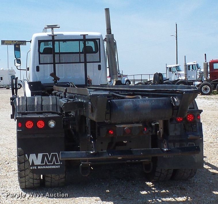 image for item DG2115 2007 Freightliner Business Class M2  roll off container truck