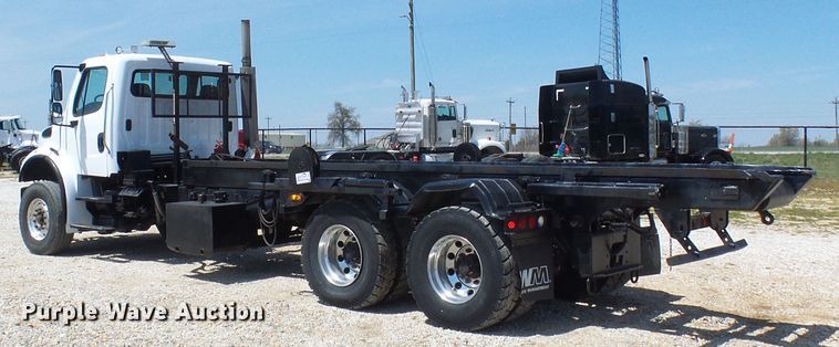 image for item DG2115 2007 Freightliner Business Class M2  roll off container truck