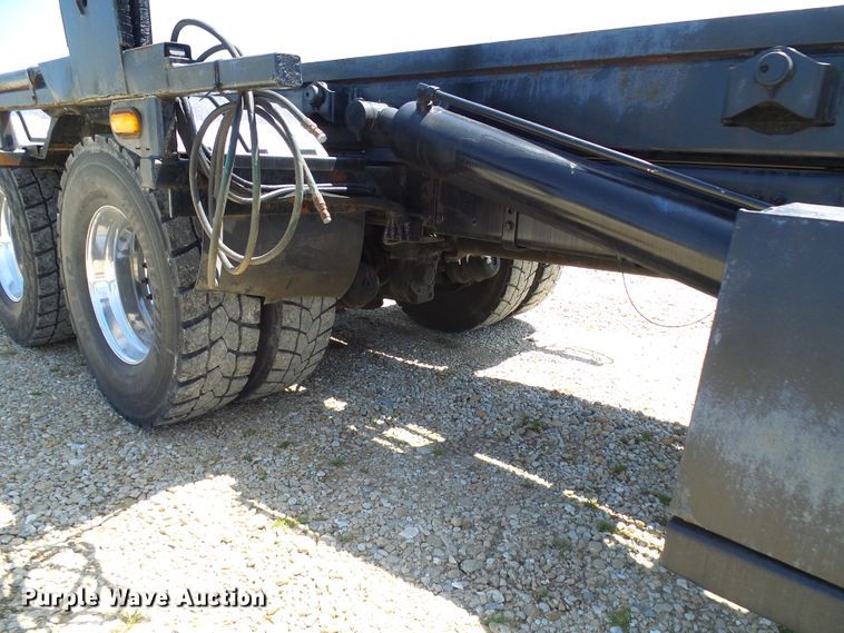 image for item DG2115 2007 Freightliner Business Class M2  roll off container truck