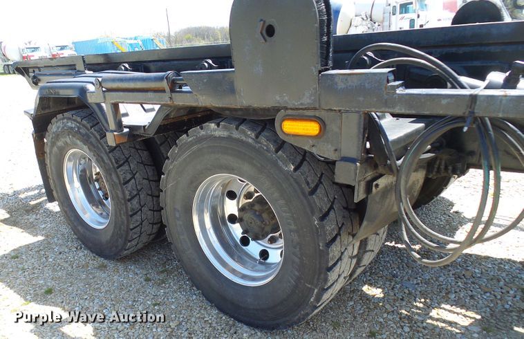 image for item DG2115 2007 Freightliner Business Class M2  roll off container truck