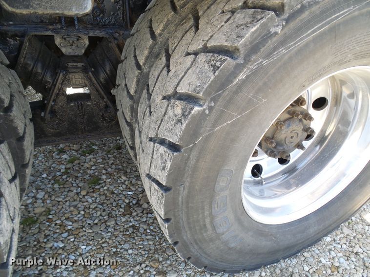 image for item DG2115 2007 Freightliner Business Class M2  roll off container truck