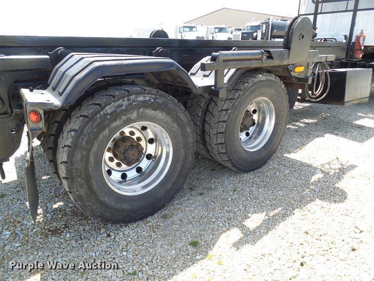 image for item DG2115 2007 Freightliner Business Class M2  roll off container truck